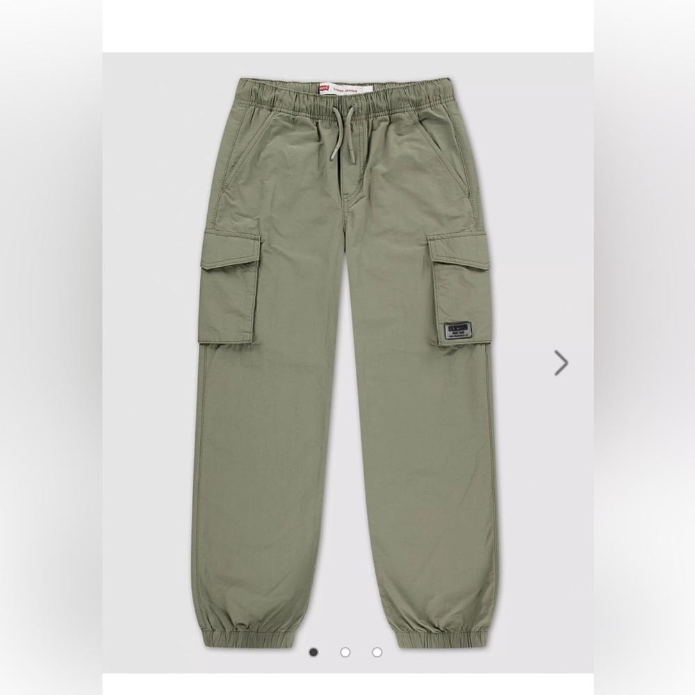 Levi’s baggy joggers boys size 7X. Deep lichen green.